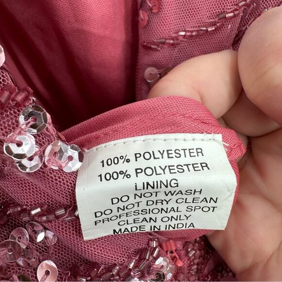 Mac Duggal Cap Sleeve Embellished Evening Gown in plum Size 8 - Picture 10 of 16